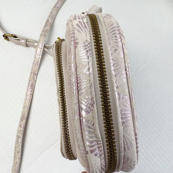 American Leather Co Cleveland purple shimmer lavender skies crossover bag purse - Picture 9 of 10